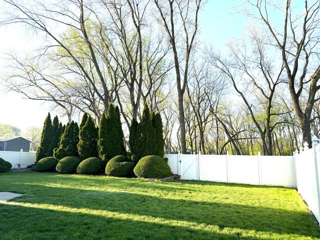 1148 Tamarack Place, Munster, IN 46321