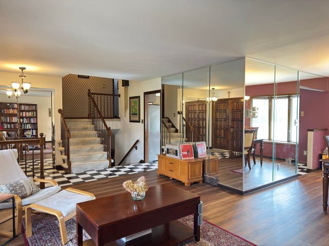 1148 Tamarack Place, Munster, IN 46321