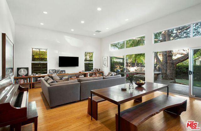 639 Vernon Avenue, Venice, CA 90291