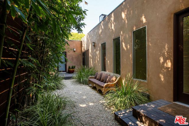 639 Vernon Avenue, Venice, CA 90291