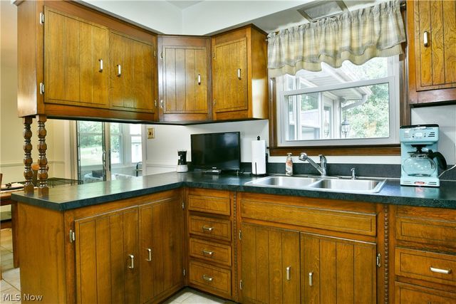 1700 Rockwood Drive, Youngstown, OH 44505