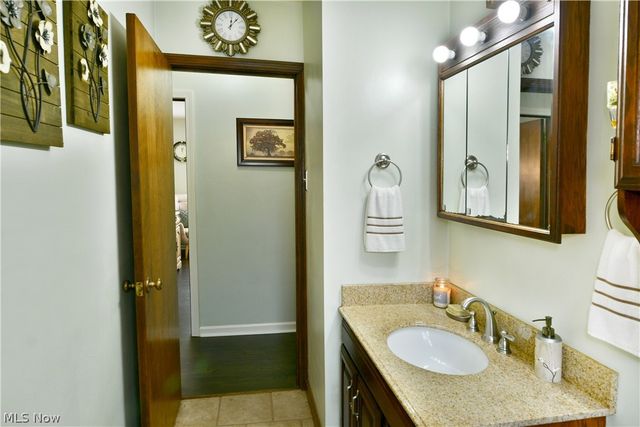 1700 Rockwood Drive, Youngstown, OH 44505