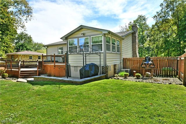 1700 Rockwood Drive, Youngstown, OH 44505