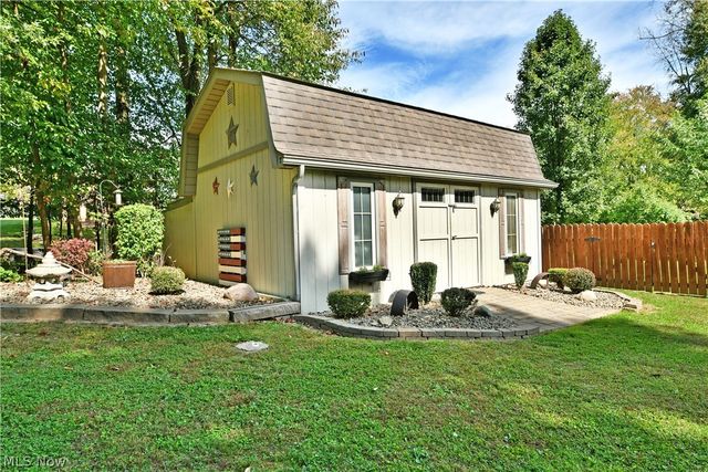 1700 Rockwood Drive, Youngstown, OH 44505
