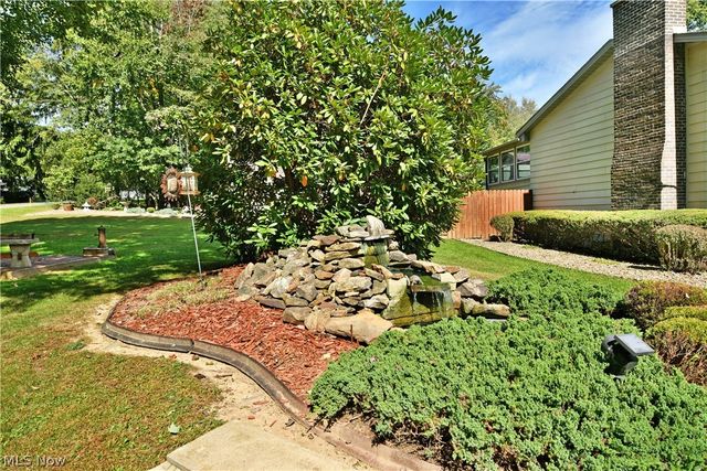 1700 Rockwood Drive, Youngstown, OH 44505