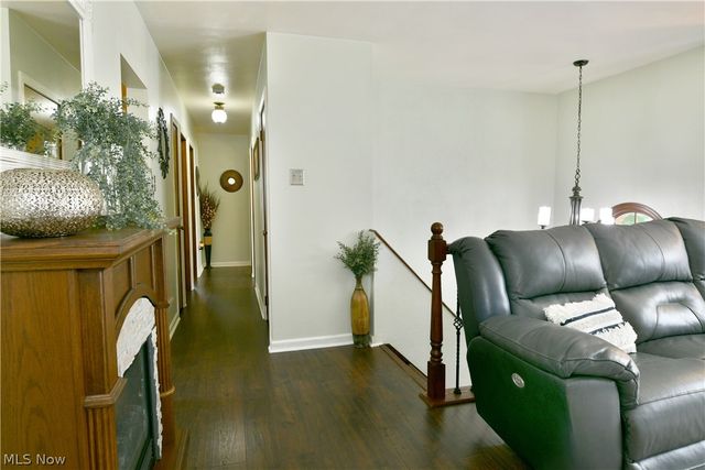 1700 Rockwood Drive, Youngstown, OH 44505