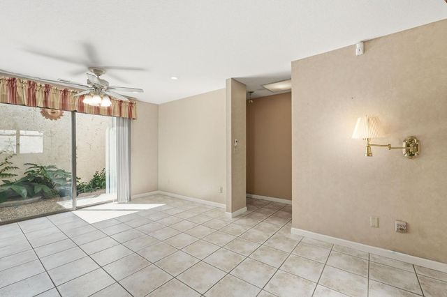 1005 Westmont Ct, Modesto, CA 95356
