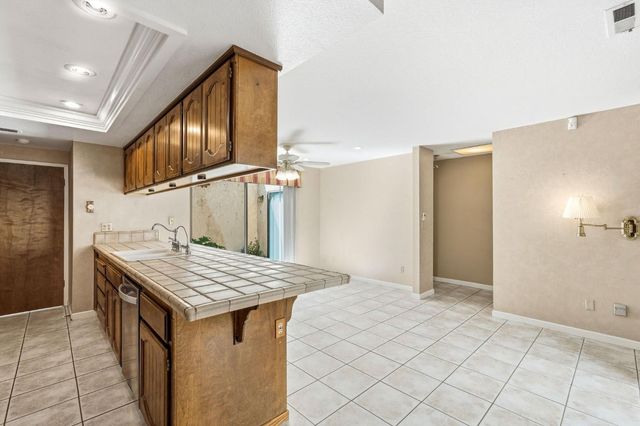 1005 Westmont Ct, Modesto, CA 95356