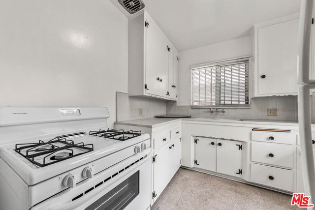 8536 Saturn Street, Los Angeles, CA 90035