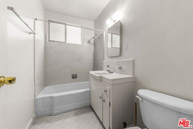 8536 Saturn Street, Los Angeles, CA 90035