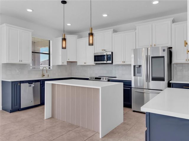5052 IVORY STONE DRIVE, Wimauma, FL 33598