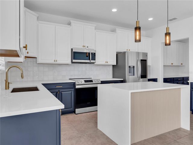 5052 IVORY STONE DRIVE, Wimauma, FL 33598