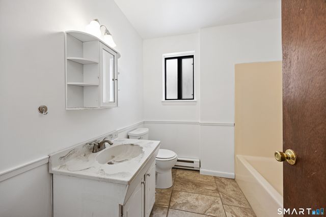 111 Wooster Street 4A, Naugatuck, CT 06770