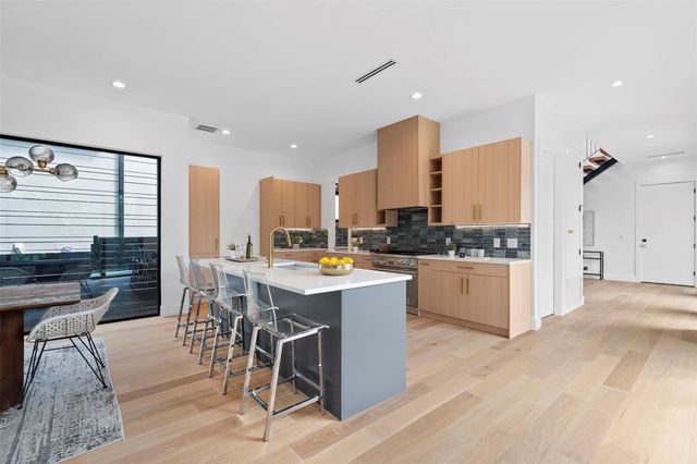 2208 Montclaire ST, Austin, TX 78704