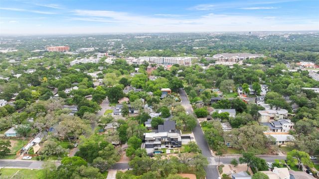 2208 Montclaire ST, Austin, TX 78704