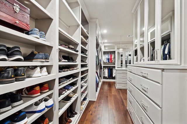 5202 Bourrone Court, Bryan, TX 77802