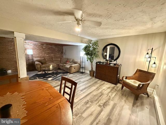 335 DONNA LN, York, PA 17403