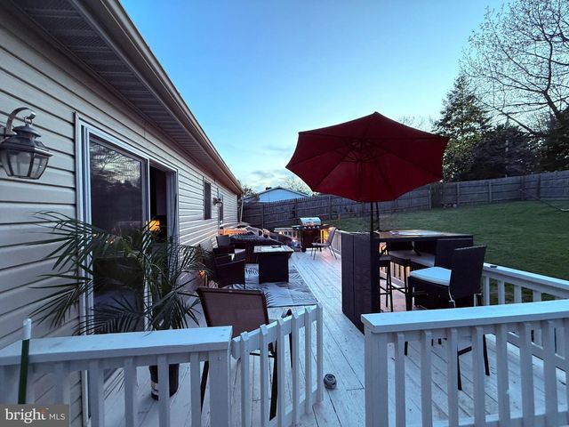 335 DONNA LN, York, PA 17403