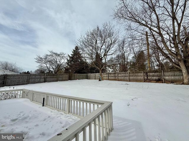 335 DONNA LN, York, PA 17403