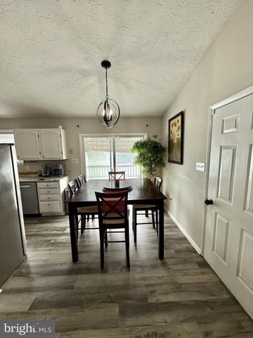 335 DONNA LN, York, PA 17403