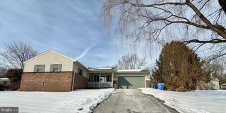 335 DONNA LN, York, PA 17403