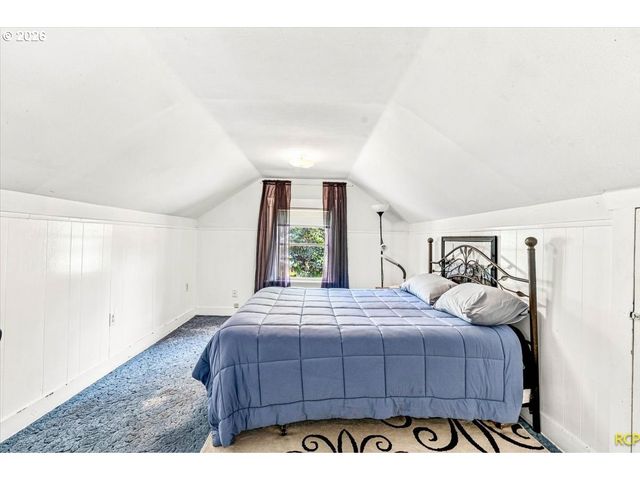 15325 Se STARK St, Portland, OR 97233