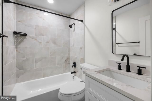 828 CHAUNCEY AVE, Baltimore, MD 21217