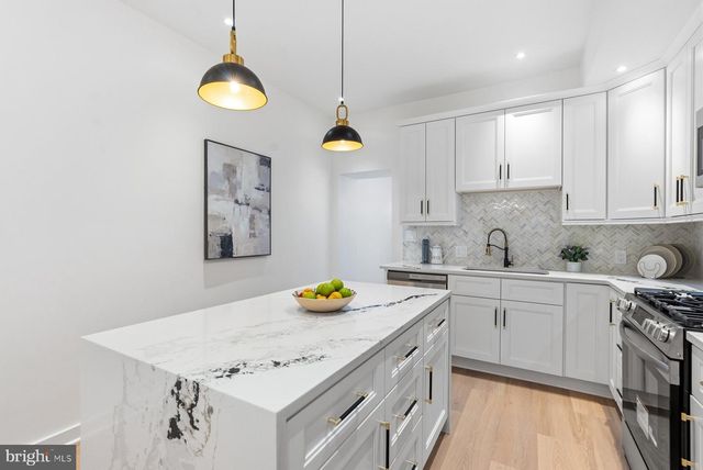 828 CHAUNCEY AVE, Baltimore, MD 21217