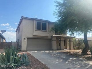 7815 W Lees Ferry Court, Tucson, AZ 85743
