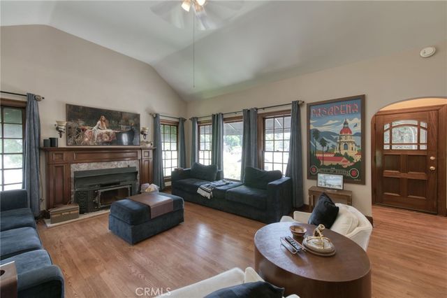 544 E Clinton, Fresno, CA 93704