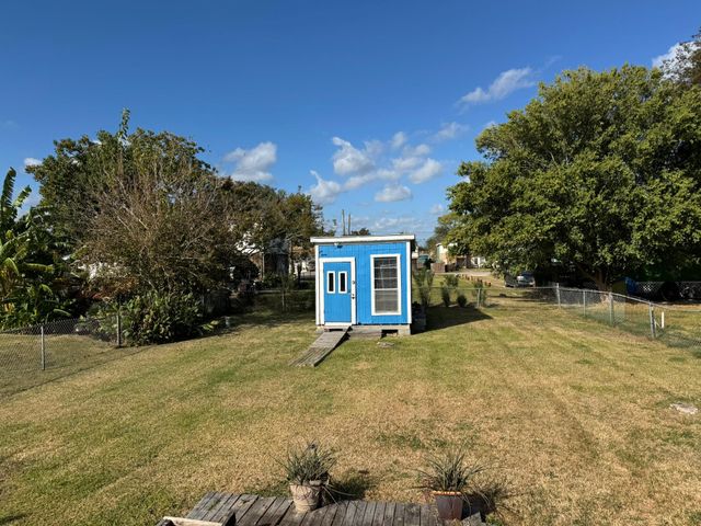 1116 6th Street, San Leon, TX 77539