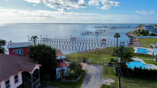 1116 6th Street, San Leon, TX 77539