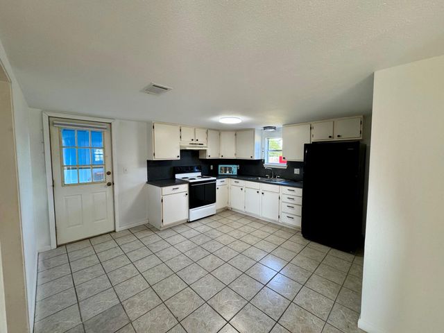1116 6th Street, San Leon, TX 77539