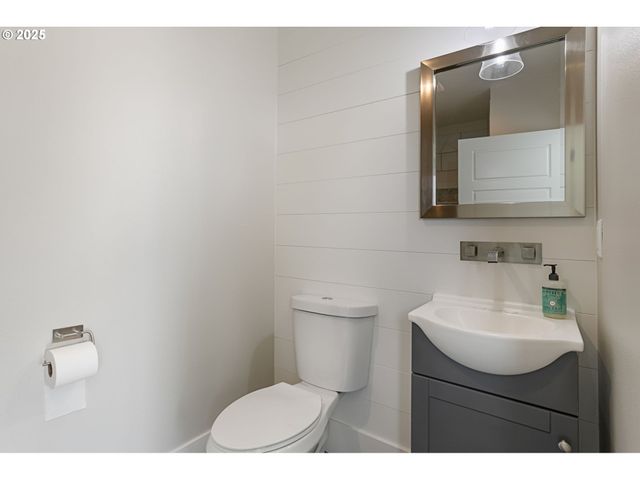 858 SOMMERSET Rd, Woodland, WA 98674