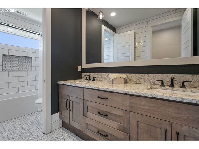 858 SOMMERSET Rd, Woodland, WA 98674