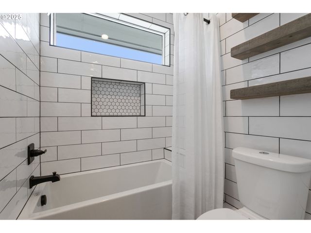 858 SOMMERSET Rd, Woodland, WA 98674