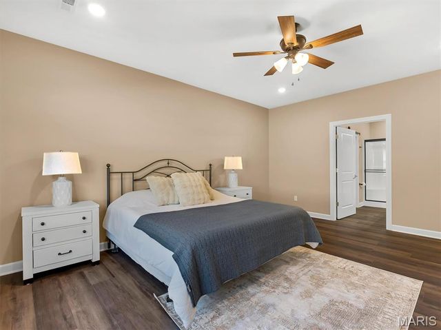 127 Stone Ledge Drive, St Clair, MO 63077