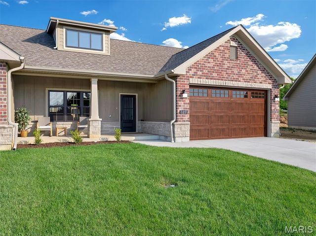 127 Stone Ledge Drive, St Clair, MO 63077