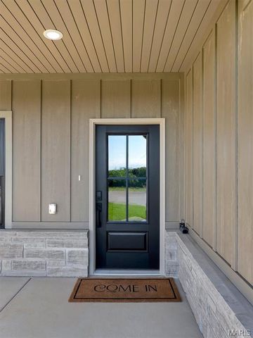 127 Stone Ledge Drive, St Clair, MO 63077