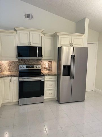 7202 Primrose Ln, Tamarac, FL 33321