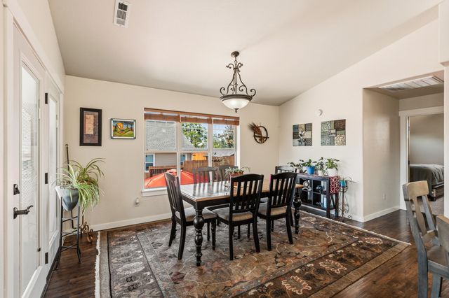 22 Terra Linda Court, Eagle Point, OR 97524