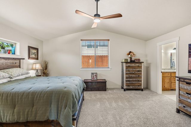 22 Terra Linda Court, Eagle Point, OR 97524