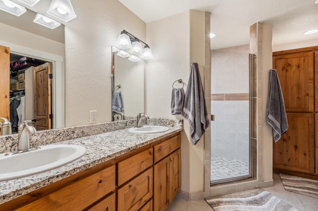 22 Terra Linda Court, Eagle Point, OR 97524