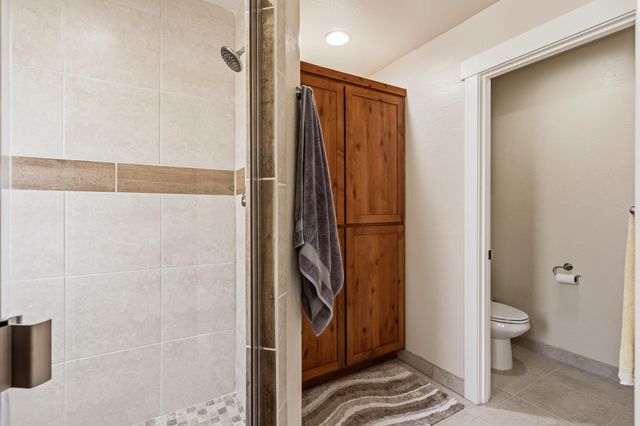 22 Terra Linda Court, Eagle Point, OR 97524