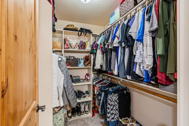 22 Terra Linda Court, Eagle Point, OR 97524