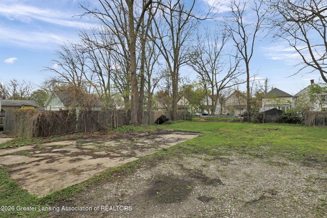 1136 W Allegan Street, Lansing, MI 48915