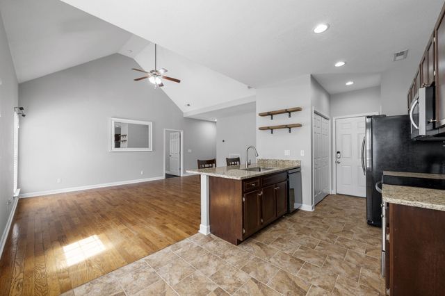 574 Titanium Drive, Hixson, TN 37343
