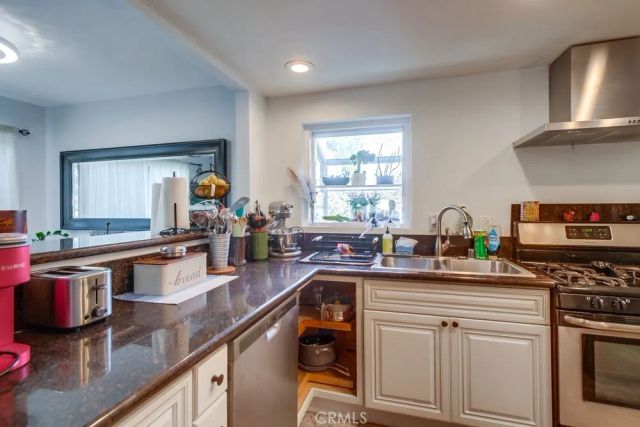 1059 Shadowridge Drive 1, Vista, CA 92081