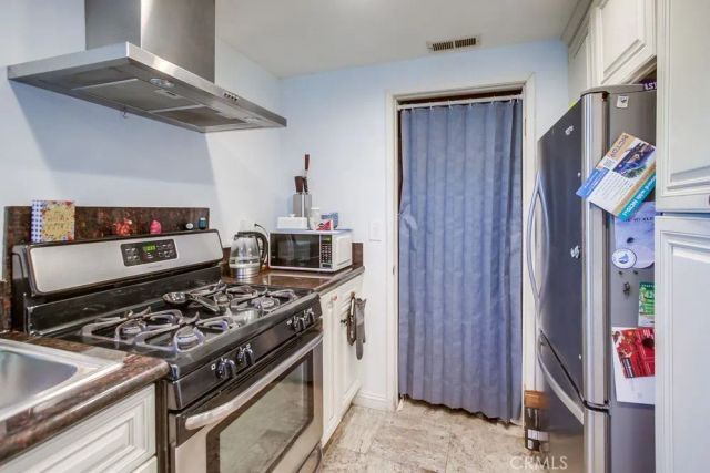 1059 Shadowridge Drive 1, Vista, CA 92081