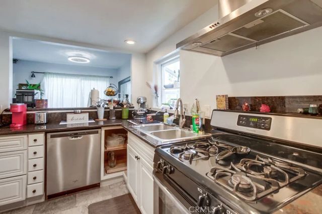 1059 Shadowridge Drive 1, Vista, CA 92081